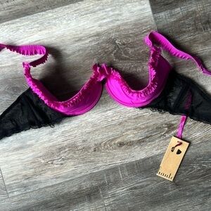 NWT Haute bra Carol Malony Antionette Undercup size 36B Pink Black